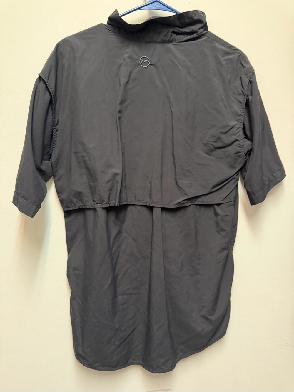 Magellan Outdoors Black Short-Sleeve Button-Down Shirt